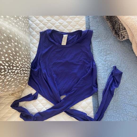 Swim suits and tank top - Picture 2 of 5